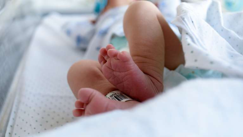 Primer caso en el mundo: Bebé nace con 3 miembros